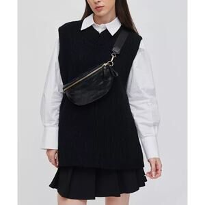 NWT URBAN EXPRESSIONS Lachlan - Quilted Belt Bag-Black